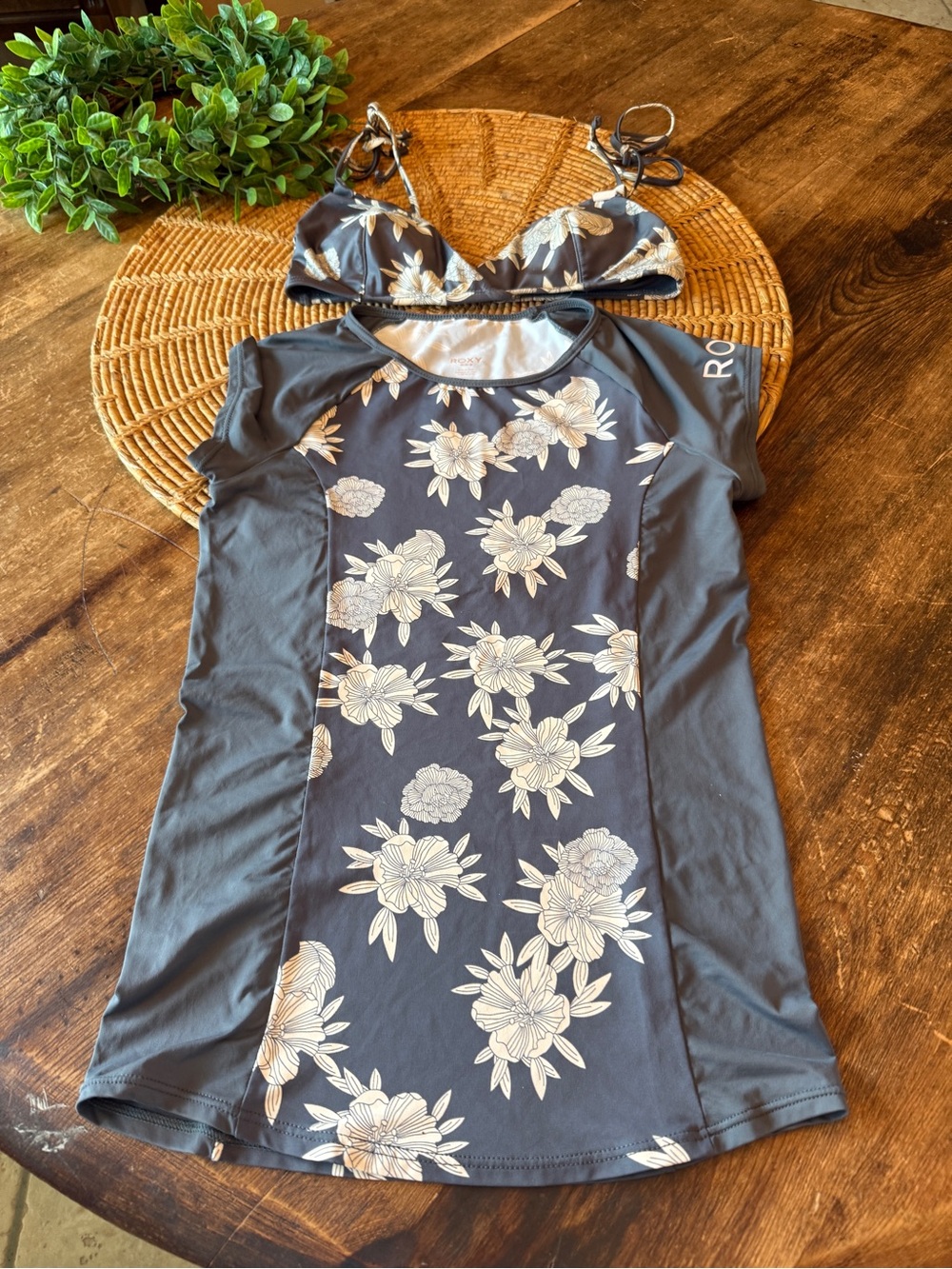 Roxy Bundle Floral Gray Swim Top and Rash Guard Shirt
